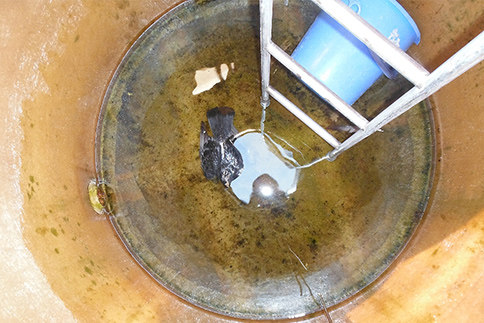 貯水槽への異物混入
